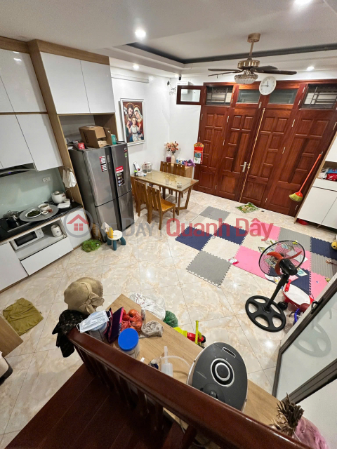 Giảm chào 200tr! Bán nhà Lê Thanh Nghị, 70m2, 4 tầng, mặt tiền 4m, 25.4 tỷ, ô tô _0