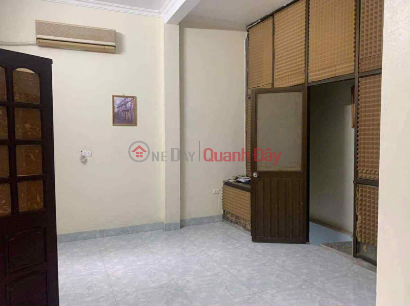 Property Search Vietnam | OneDay | Residential, Rental Listings | Whole house for rent in Hao Nam alley, 9 million\\/month. 3.5 floors, 30m²\\/floor, 3.5m frontage, 2 bedrooms, 3 bathrooms.