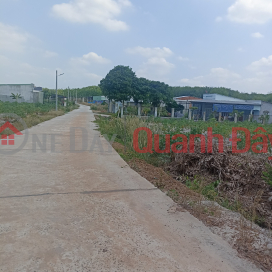 The owner offers to sell 11m of frontage on Chon Thanh town at a cheap price _0