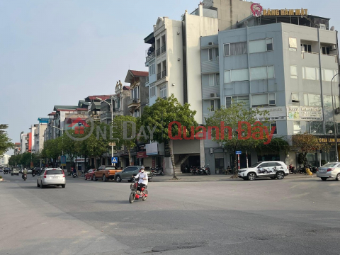 Chính chủ Bán nhà mặt phố Nguyễn Văn Cừ diện tích rộng giá tốt nhất thị trường. _0