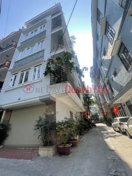 OWNER'S PRIVATE HOUSE FOR SALE IN KHUONG TRUNG - 50M CORNER LOT - DIVIDED - CARS CAN AVOID CHEAPEST PRICE IN THE MARKET Sales Listings