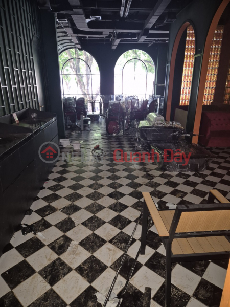 Extremely hot Tran Hung Dao townhouse for rent, 2.5 floors, total 300m2, restaurant, cafe, fashion business, Vietnam, Rental | đ 175 Million/ month