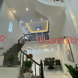 House for sale 4 floors De La Thanh Dong Da. Area 40m2, frontage 4m, price 5 billion. _0