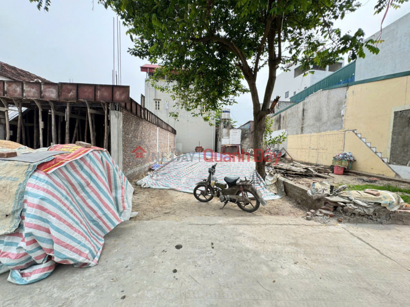 Beautiful land in Pho Yen village, Tien Phong, Me Linh, Hanoi. Near Yen market, Ba Goc lake, People's Committee Sales Listings
