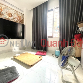 HOANG QUOC VIET 18M x5 FLOORS ONLY 4.250 BILLION, ALLEY, CORNER LOT, CARS CAN PASS THE HOUSE, RESIDENTIAL BUILDER, 30M TO THE STREET _0