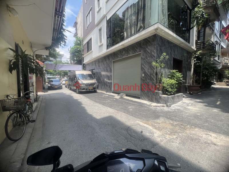 đ 16.8 Billion | ONLY 1 HOUSE ON NGUYEN VAN CU STREET - 7-STOREY HOUSE WITH ELEVATOR - FULL FURNITURE - 7-SEAT CAR GARAGE!