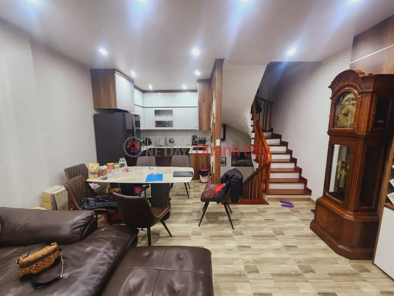 Please Select, Residential, Sales Listings đ 10.5 Billion