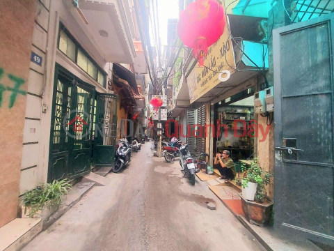 Neighbors in Hoan Kiem district! Huge area, car close to house, clear alley. _0