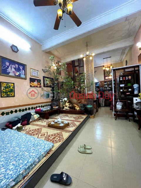 Hoang Hoa Tham Street, 47m² x 4 floors, 14 billion VND, alley accessible by motorbike\/tricycle, near car-accessible road, near West Lake. _0