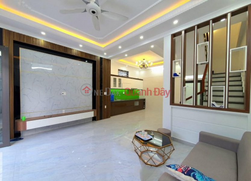 Newly built house for sale on Nguyen Tuong Loan, 43m 4 floors PRICE 2.85 billion private yard Sales Listings