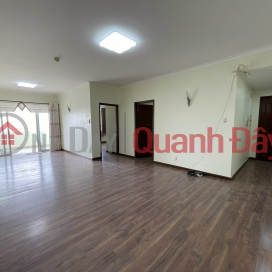 Owner needs to sell quickly luxury apartment Hung Vuong Plaza: 116m2, 3 bedrooms, 3 bathrooms with full red book, ready to live _0
