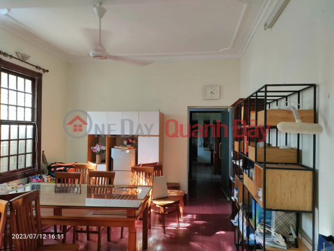 House for rent on Nguyen Dinh Chieu street, 80m2 x 3 floors, price 23 million VND _0