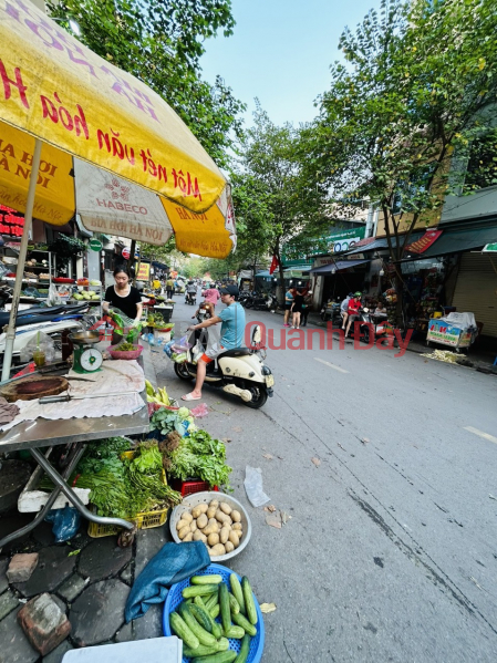 The owner is selling a house in front of Van Dien market for business with sidewalks, beautiful 40m2 4.2m square area., Vietnam | Sales | đ 12.8 Billion