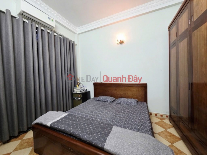 bán nhà nguyễn đình hoàn 40m x 4 tầng-10,9 tỷ nhà dân xây,lô góc,ngõ ba gác tránh,gần phố Việt Nam, Bán | đ 10,9 tỷ