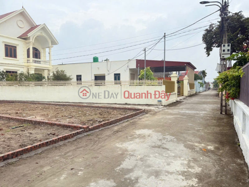 CORNER LOT IN MINH TAN MARKET CENTER - RARE PRICE UNDER 1.4 BILLION ZALO 0567 222 555 Sales Listings