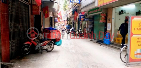 FOR SALE Ton Duc Thang Townhouse, Hang Bot Ward, Dong Da District, Area: 40M2, PRICE: 3.7 BILLION, 3 FLOORS, 4 BEDROOM. _0