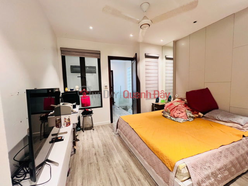 7-STOREY HOUSE FOR SALE WITH ELEVATOR - CAR ACCESS - BUSINESS - ALLEY THROUGH De La Thanh 54m2, X 7 floors, 16.8 billion Dong Da., Vietnam, Sales đ 16.8 Billion