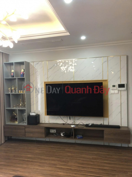 Property Search Vietnam | OneDay | Residential Rental Listings | 3-bedroom apartment in Vinhomes D'Capitale C7 with a balcony overlooking the beautiful lake, at an affordable price!