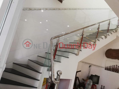 Newly built house with modern design (phi-8065014405)_0