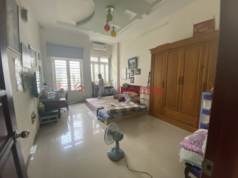 đ 5.95 Billion House for sale on Nguyen Du Street - 7-seat area - (5 x 14)m - 2-storey concrete