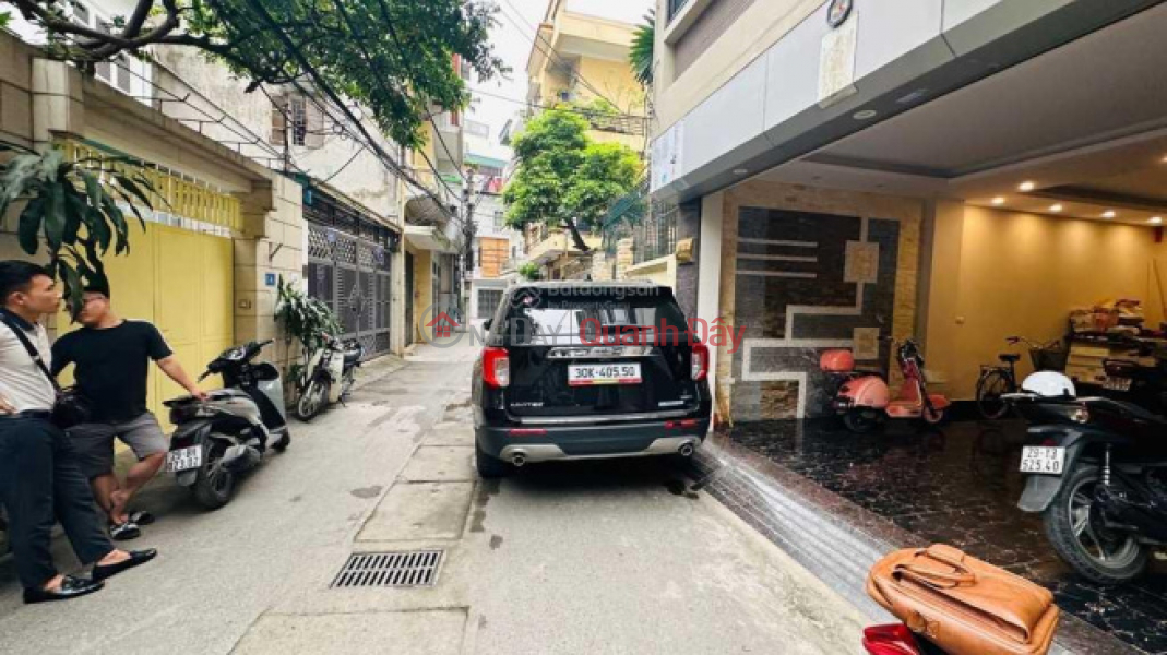 Bán nhà 4 tầng Hoàng Cầu, 51m2, ô tô đỗ cửa, kinh doanh, giá 11.5 tỷ Niêm yết bán