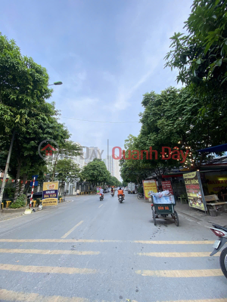 HOUSE FOR SALE IN BANG LIET - HOANG MAI, 40 SQM, 5 FLOORS, FRONTAGE 4 M, PRICE 10.6 BILLION. Sales Listings