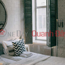 Whole house for rent on Ngo Quyen street. _0