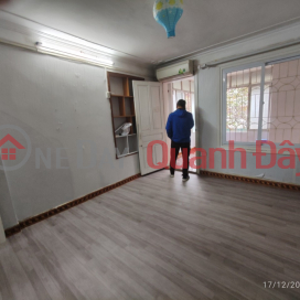 75m2, 2-bedroom apartment in Thanh Cong Ba Dinh for rent. 7 million\/month _0