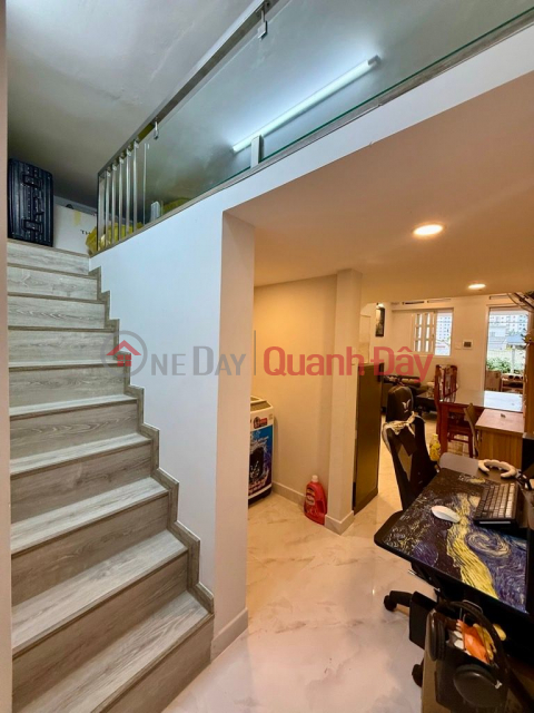 Urgent Sale: House in Thu Duc Power Company Housing Complex, 70m² with mezzanine, car parking available, 2.65 billion VND. _0