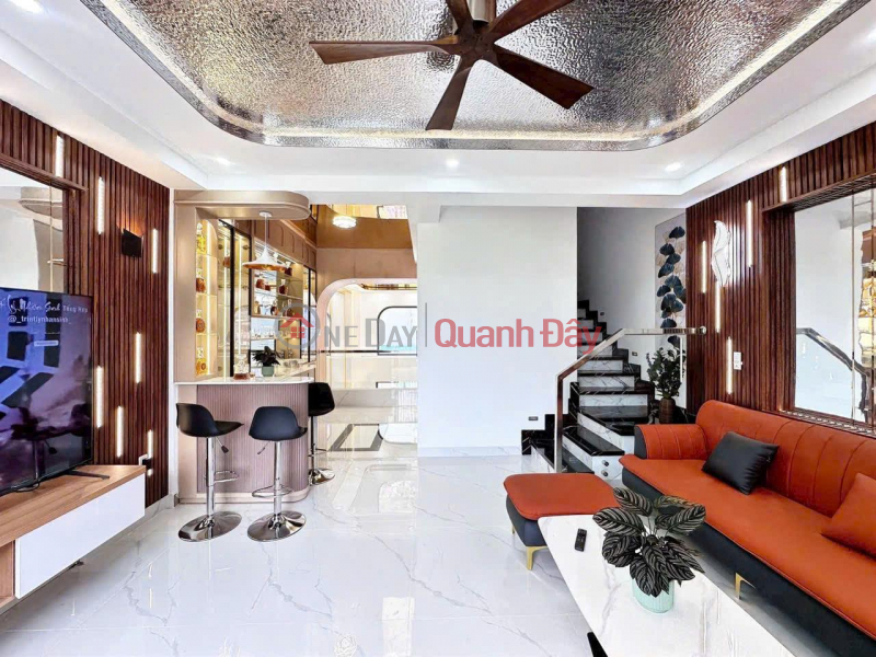 Nhà đẹp kiêu sa, khu đồng bộ Hoàng Quốc Việt, nội thất đẳng cấp, chỉ hơn 14 tỷ, Việt Nam, Bán | đ 14,2 tỷ