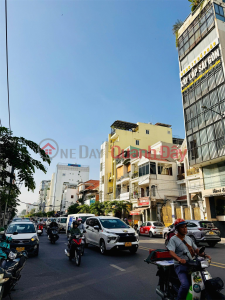 đ 16.6 Billion, **House for sale on Hoang Hoa Tham Street, Ward 13, Tan Binh District (4*15m) - near T3 train station entrance**