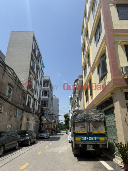 Land for sale in Duc Giang Long Bien, beautiful location, 75m wide car-passage road, frontage: 4m, 10 billion 9 Sales Listings