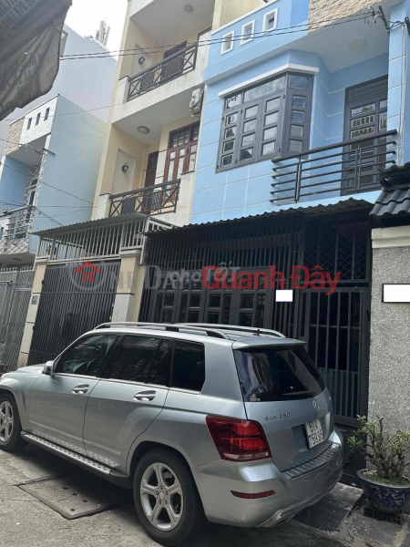 Beautiful 2-storey house with 4-bedroom car alley in Tan Binh, only 9.5 million\\/month Rental Listings