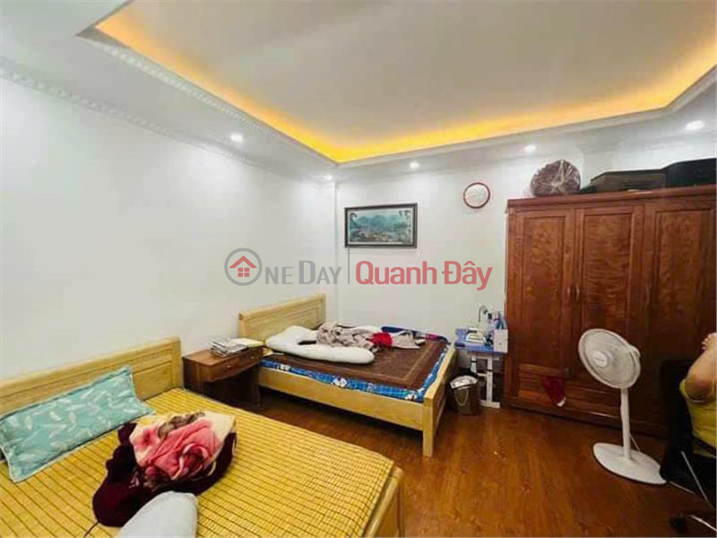 Property Search Vietnam | OneDay | Residential Sales Listings, Selling Bo De Nhinh house 3 billion rarest Bo De - Car parked at the gate, alley Nguyen Van Cu Ai Mo.