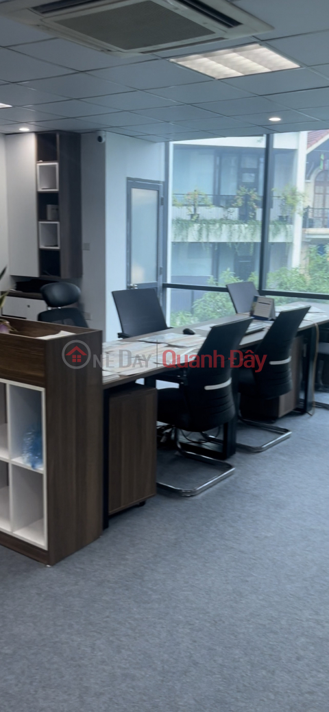 Extremely rare office floor 60m2 only 10 million\/month in Cau Giay with convenient parking, fire alarm, bright _0