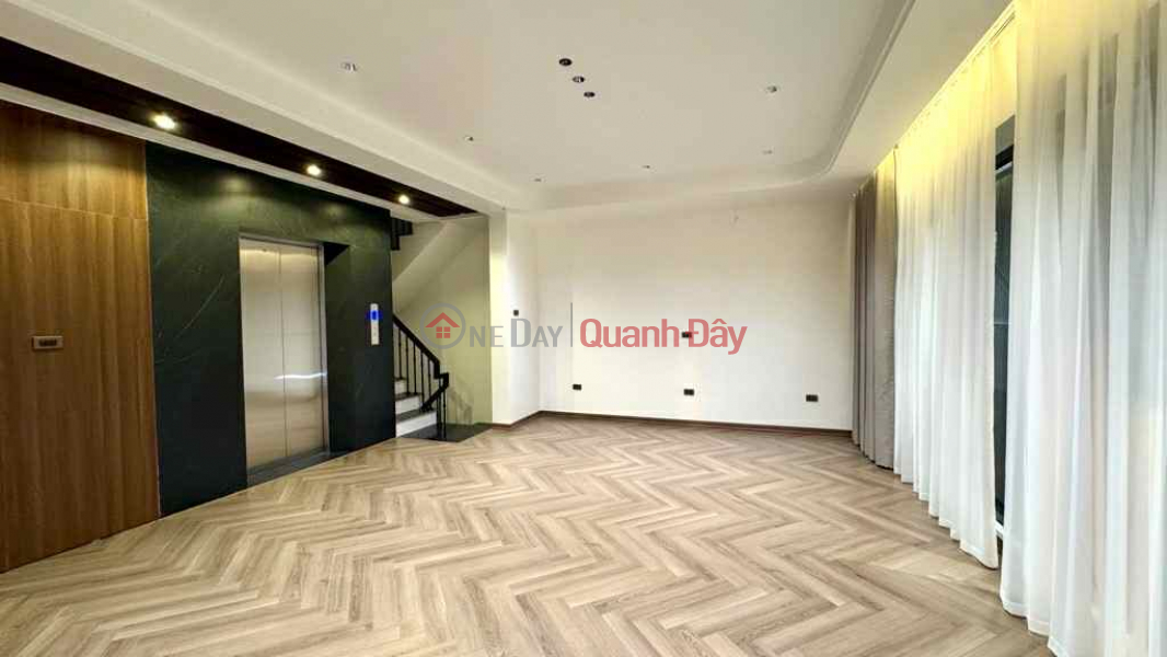 đ 17,3 tỷ, bán nhà lô góc Ngọc Thuỵ, 50m x 7 tầng, mặt tiền 6.2m, gara, full nội thất