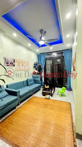 nguyễn đình hoàn cầu giấy 35m x4 tầng 9,3 tỷ 30m ô tô tránh,ngõ thông, Việt Nam Bán | đ 9,3 tỷ