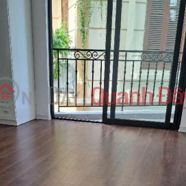 CẦN BÁN - NHÀ ĐẸP LÔ GÓC - TRUNG TÂM CẦU GIẤY- 33M x 5 TẦNG - CÁCH Ô TÔ 20M - GIÁ CHỈ 7.5 TỶ _0
