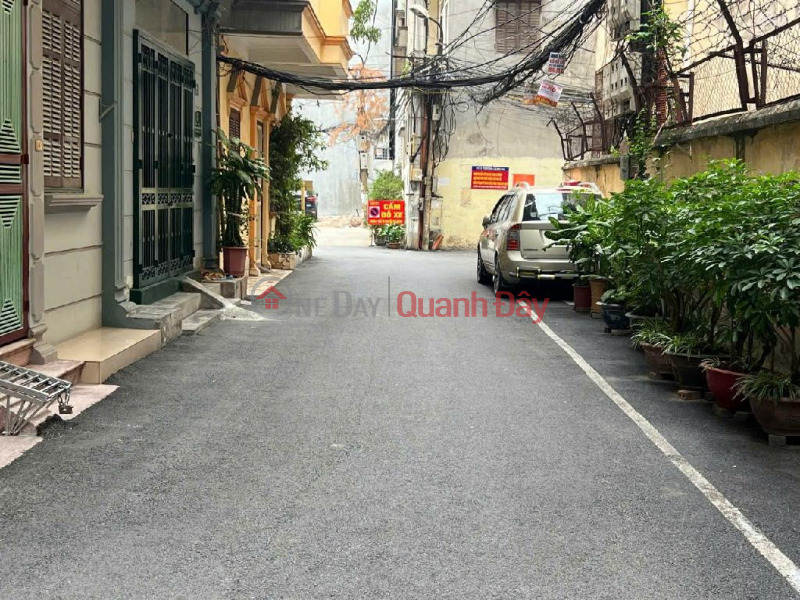 $$ Dong Da - Townhouse 52m2, car alley, near university, 17 billion Sales Listings