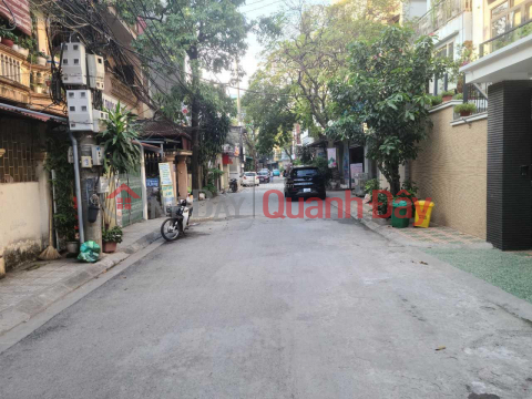 The owner sells real estate, lane 12, Pham Van Dong street, Xuan Dinh ward, Bac Tu Liem district _0