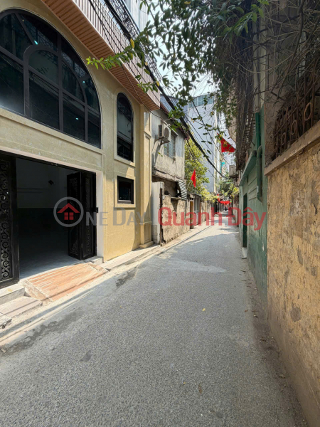 A MUST-SEE INVESTOR PROPERTY WITH CASH FLOW POTENTIAL - 7 floors - Nearly 20 rooms for rent in Khuong Trung area. Sales Listings