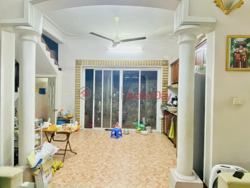 Property Search Vietnam | OneDay | Residential, Sales Listings Selling house Hoang Hoa Tham 70m 4 floors. Facade: 5.2m. Price 7.5 billion. The house is spacious and airy. Beautiful window