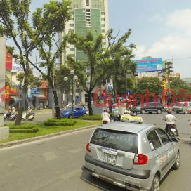 GIANG VO - DONG DA DIVERSE BUSINESS - CARS AVOID - SIDEWALK FOR SOCCER - MORE THAN 28 BILLION _0