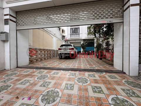 Detached house - 55m², 4 floors - very spacious yard - car parking in the yard - short alley. _0