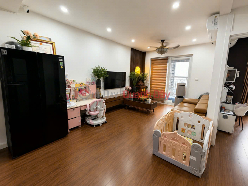 Owner selling a 2-bedroom apartment at 90 Nguyen Tuan, Thanh Xuan - Central location, complete amenities. Sales Listings