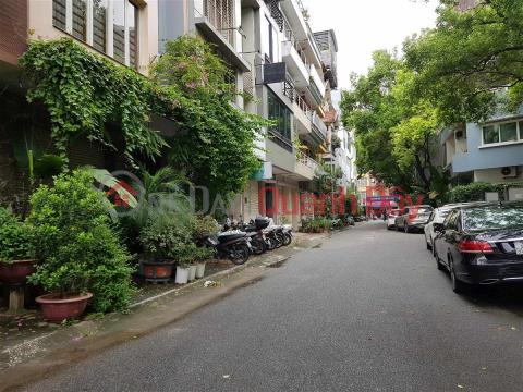 Giang Vo Townhouse for Sale, Ba Dinh District. Book 59m Actual 64m Built 5 Floors Frontage 5.8m Approximately 22 Billion. Commitment to Real Photos _0