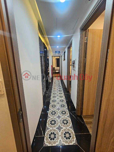Co Linh mini apartment building, 100m x 8 floors, 26 high-end self-contained rooms, generating 130 million VND\/month in rental income. _0