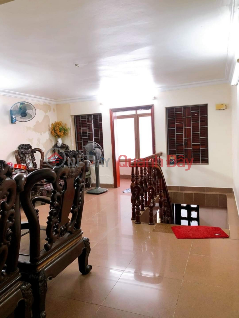 House for sale urgently On Lang street, open corner lot, 3-wheel drive alley, 20m to street front. Beautiful square red book _0