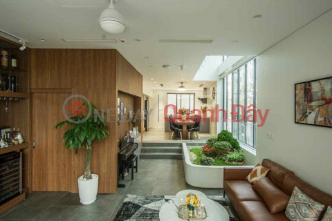 Adjacent to Lam Ha - Tam Anh hospital, 114m x 6 floors, 20m frontage, sidewalk, car parking, business day and night _0