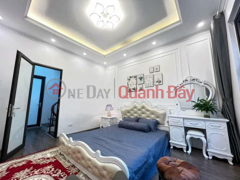 Nghi TAM STREET, TAY HO DISTRICT, HANOI PRICE OVER 4 BILLION Area:39.5M2 MT:3.6M 3 BEDROOM FREE FUN INTERIOR _0